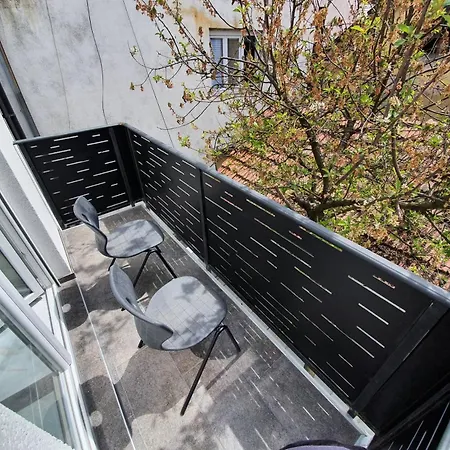 Randelovic Apartment *
