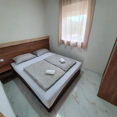 Randelovic Apartment *